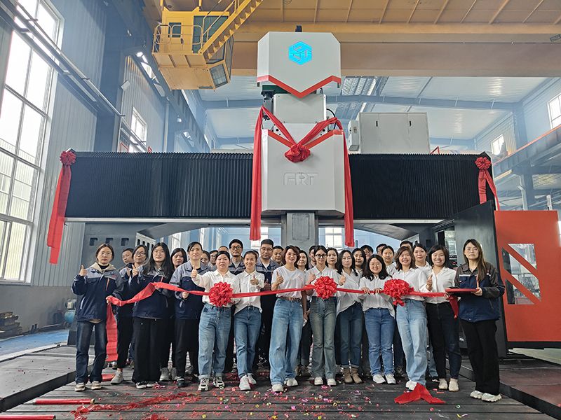 重磅消息！洛陽宇捷13米數(shù)控龍門鏜銑床正式投產(chǎn)使用!